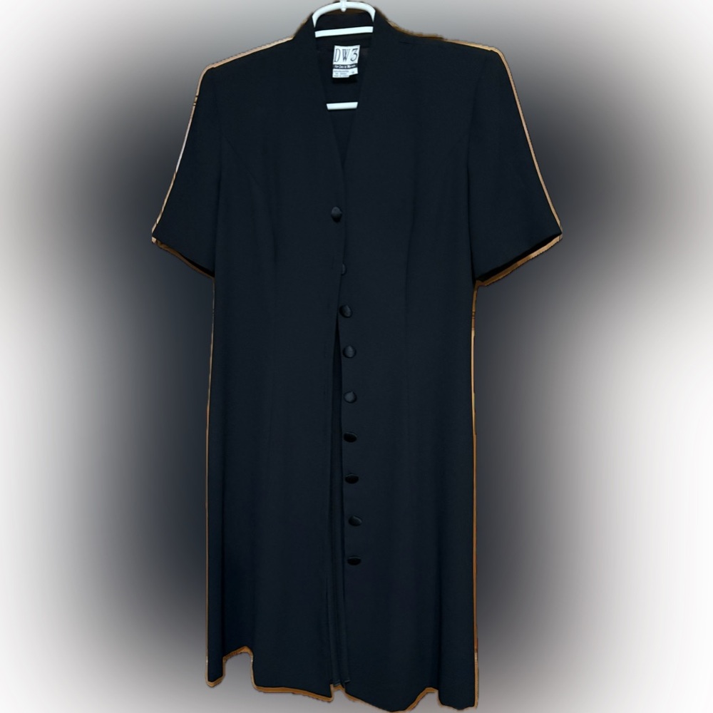 Stunning, Front Button Down Dress…🖤 - image 10